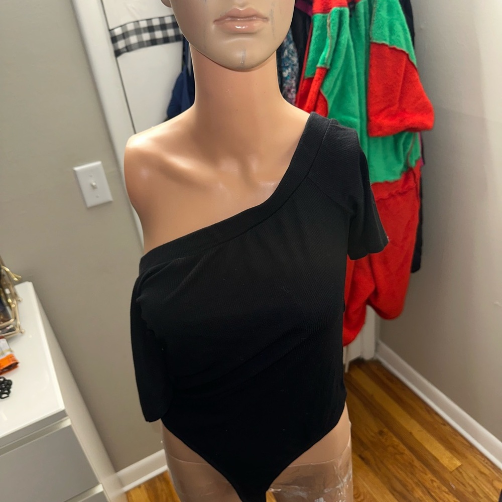 Black One-Shoulder Bodysuit